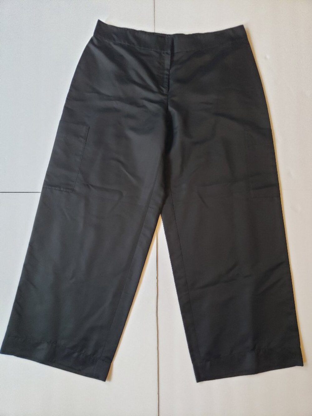 Eileen Fisher Silk Satin Wide Leg Lightweight Cropped Black Cargo Pants - Picture 1 of 11